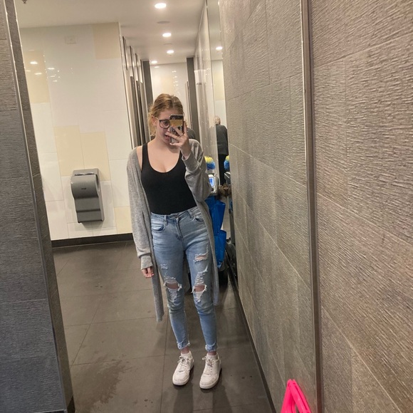 Profile Picture of Shae Busuttil (@shaealien) on Poshmark