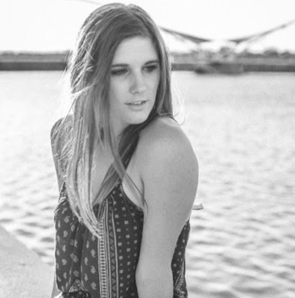 Profile Picture of Brenna Cesmat (@brennacesmat21) on Poshmark