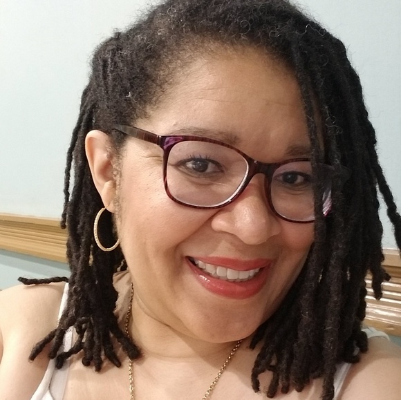 Profile Picture of Candice Bradby (@candicebradby) on Poshmark