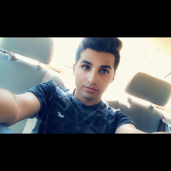 Profile Picture of James Anciso (@james_anciso) on Poshmark