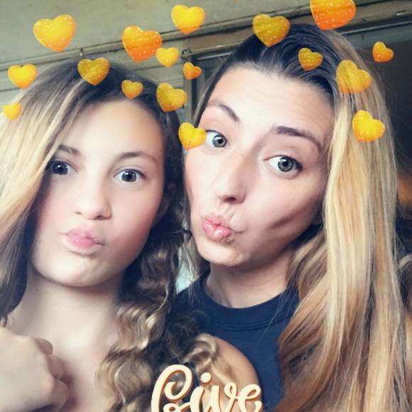 Kat Dearwester - Poshmark Profile Picture of Kat Dearwester (@imaloser_1) on Poshmark