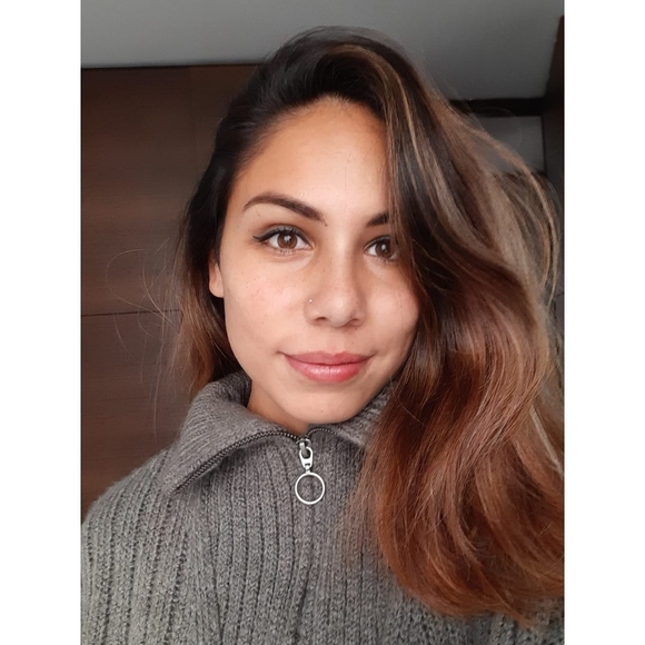 Profile Picture of Lorena Salinas (@saheryk5) on Poshmark