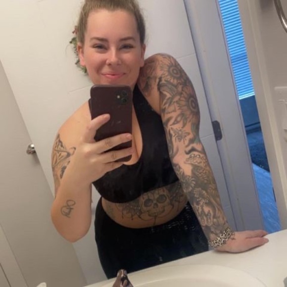 Profile Picture of Jessica Bjornsson (@jbjornsson) on Poshmark