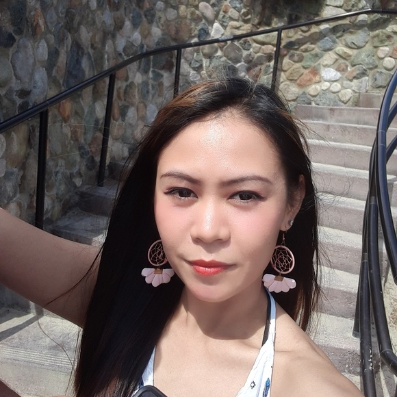 Erlinie Caccamise - Poshmark Profile Picture of Erlinie Caccamise (@erlinie28) on Poshmark