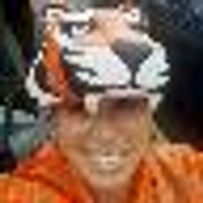 Profile Picture of Christy Schmitt (@cmnaya) on Twitter