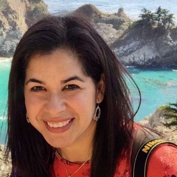 Profile Picture of Florhely Marcos (@fovenc) on Poshmark