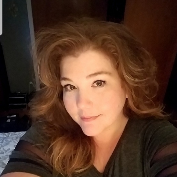 Profile Picture of Meg Embree (@megembree) on Poshmark