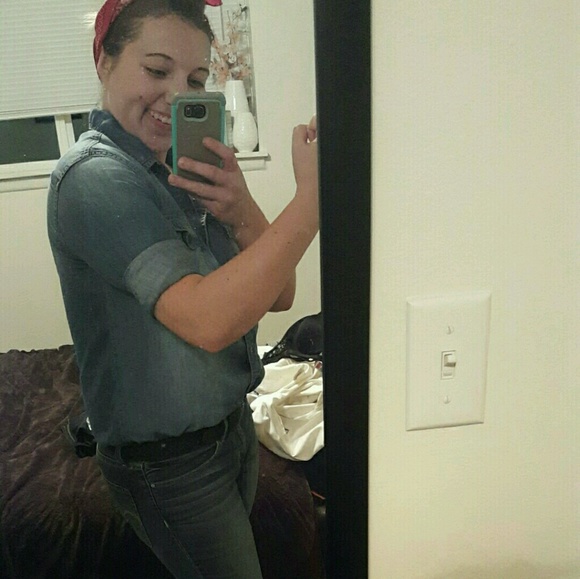 Profile Picture of Hannah Hendriksen (@hmh95) on Poshmark