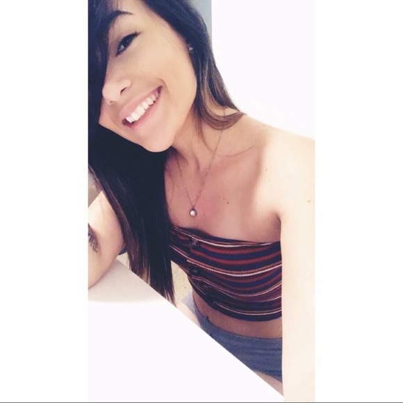 Profile Picture of Liza maríe Ríos quiles (@lizarios14) on Poshmark