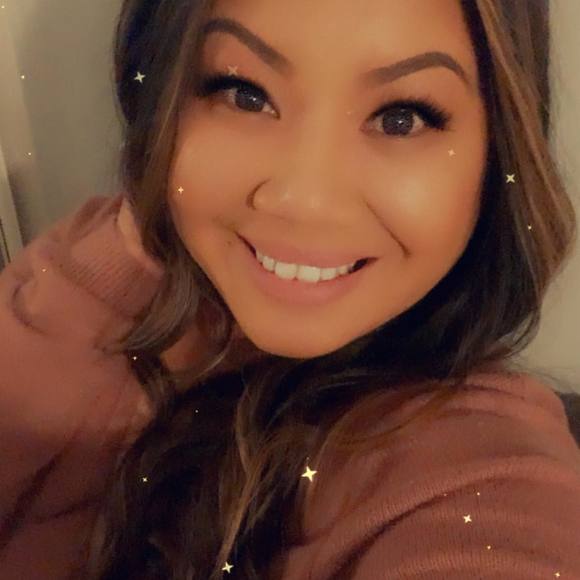 Profile Picture of Triesha Caoili (@sha001) on Poshmark