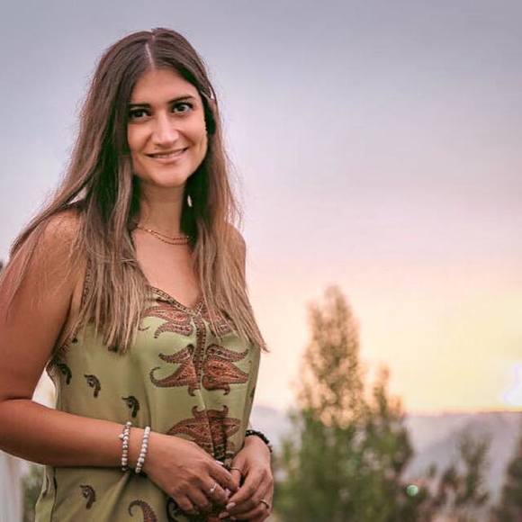 Profile Picture of Mandy Aouad (@mandykamel) on Poshmark