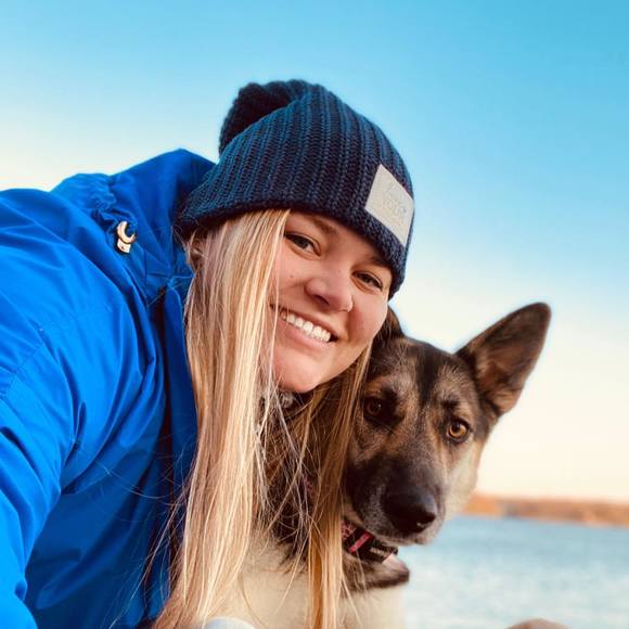 Profile Picture of Haley Rotert (@haley_rotert) on Poshmark