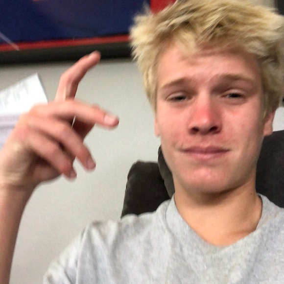 Tim Kolset - Poshmark Profile Picture of Tim Kolset (@t1mmy) on Poshmark