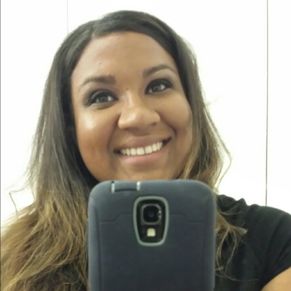 Profile Picture of Ercella Parrilla (@ercybabii) on Poshmark