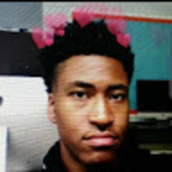 Profile Picture of Taix Laflame (@tyquanalbrightt) on Poshmark