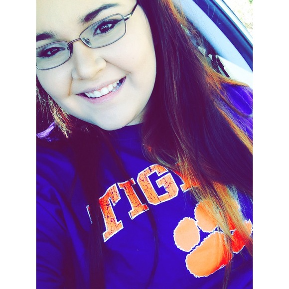 Profile Picture of Katie Karpathakis (@kkarpathakis) on Poshmark