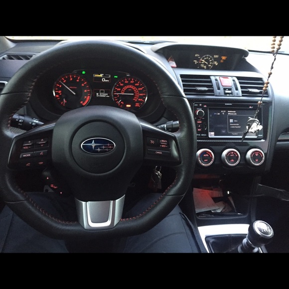 Profile Picture of Edwin Ortiz (@exavi28) on Poshmark