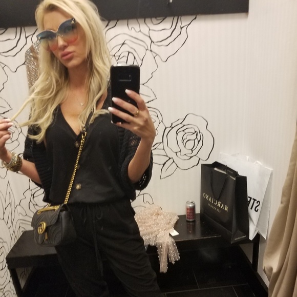 Profile Picture of Roxanne Schlender (@roxannerocky) on Poshmark