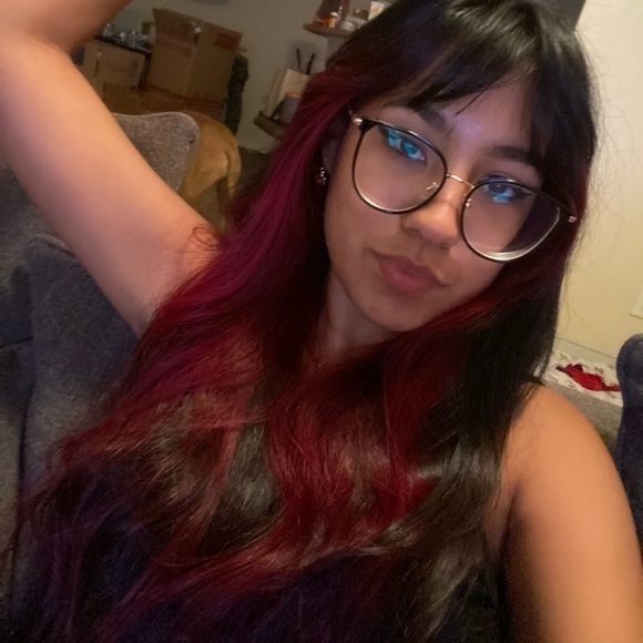 Profile Picture of Jackie Loo (@cjackie_) on Poshmark