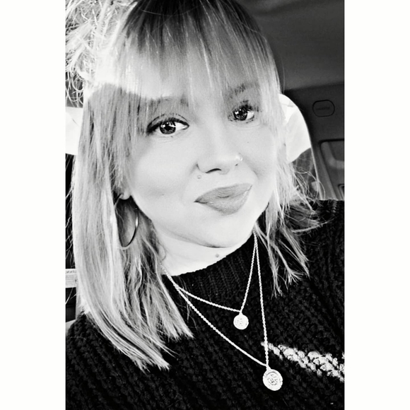 Profile Picture of Sara Pancost (@sarapancost0623) on Poshmark