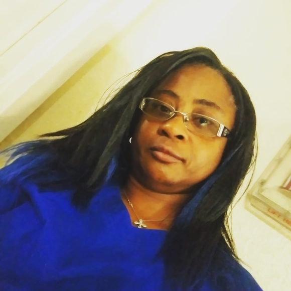 Profile Picture of Erica n. Loper (@ericanloper) on Poshmark