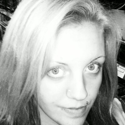 Profile Picture of Tiffany Bowyer (@bowyer_tiffany) on Twitter