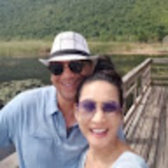 Profile Picture of Shanunkan Singpracha (@shanunkans) on Poshmark