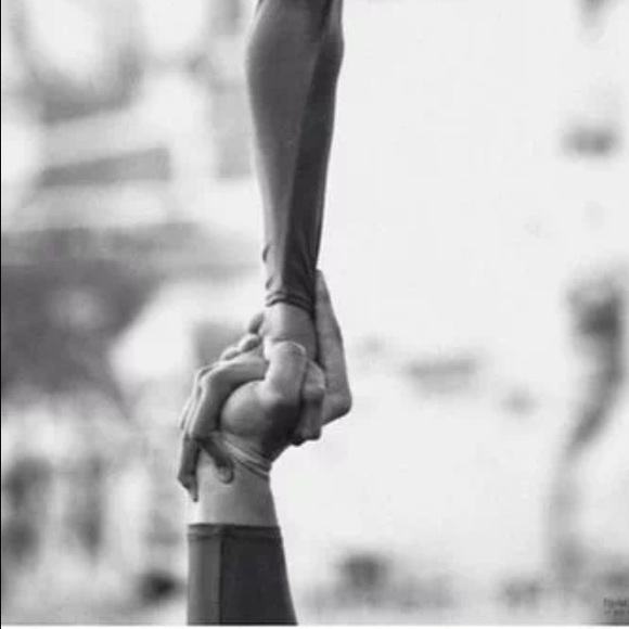 Profile Picture of Kevin Sanders (@kevahoya) on Poshmark