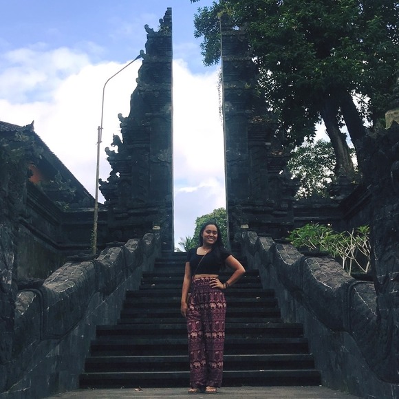 Profile Picture of Christine Larsen (@belle_11) on Poshmark