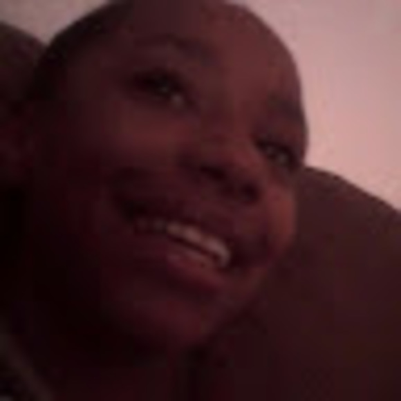 Profile Picture of Ashanti Patterson (@olarwalker32) on Poshmark