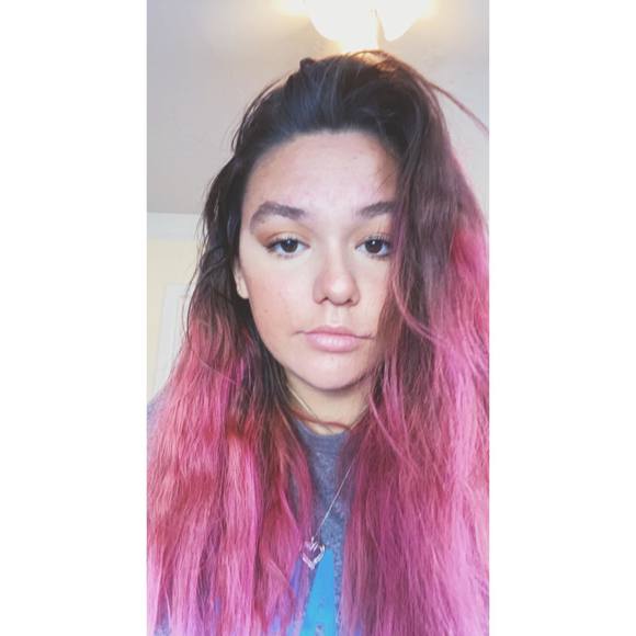 Profile Picture of Clarissa Poston (@clarissa_poston) on Poshmark