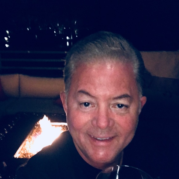 Profile Picture of David Andow (@dandow) on Poshmark