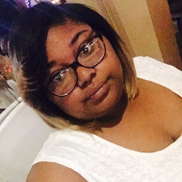 Profile Picture of Exeria Poole (@erp006) on Poshmark