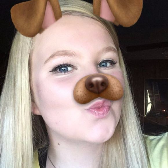 Profile Picture of Gracey Lassiter (@graceyleona) on Poshmark