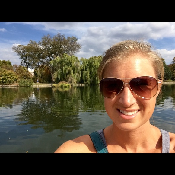 Profile Picture of Bethany Bloomer (@blbloomer) on Poshmark