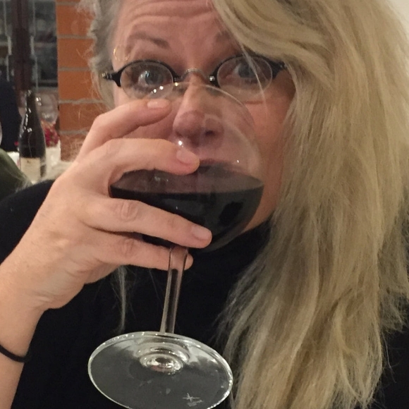 Profile Picture of Sheila Ehlinger (@sheilaehlinger) on Poshmark