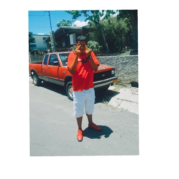 Profile Picture of Christopher Martínez sáez (@chelo1941) on Poshmark