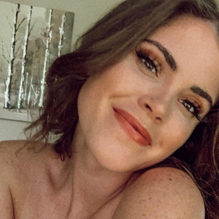 Profile Picture of JuliaSims (@@juul_sims) on Tiktok