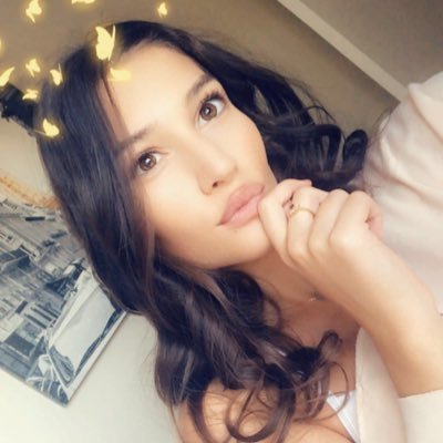 Profile Picture of Stephanie Bernard (@Stephanie_Bbou) on Twitter