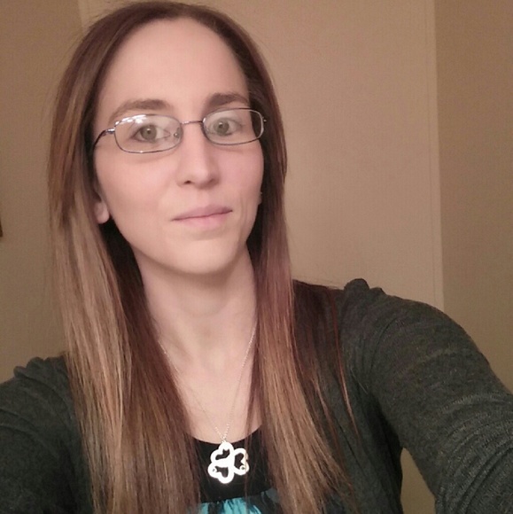 Profile Picture of Nicole Profrock (@nprofrock) on Poshmark