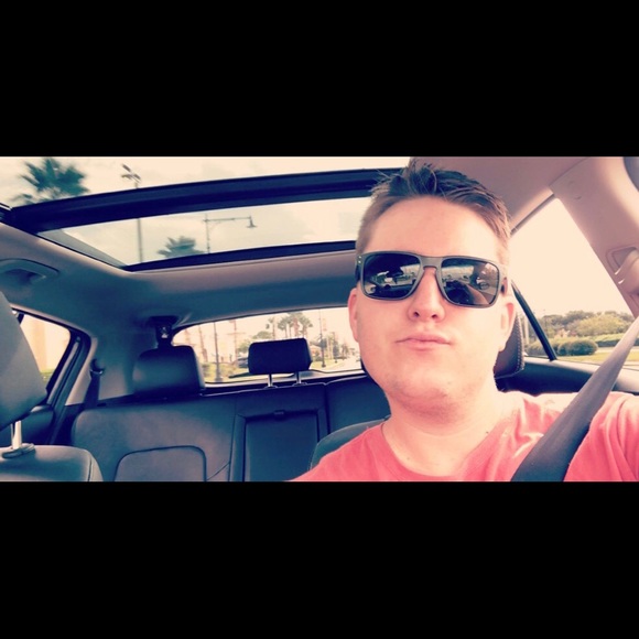 Profile Picture of Jonathan Branch (@jbranch27) on Poshmark