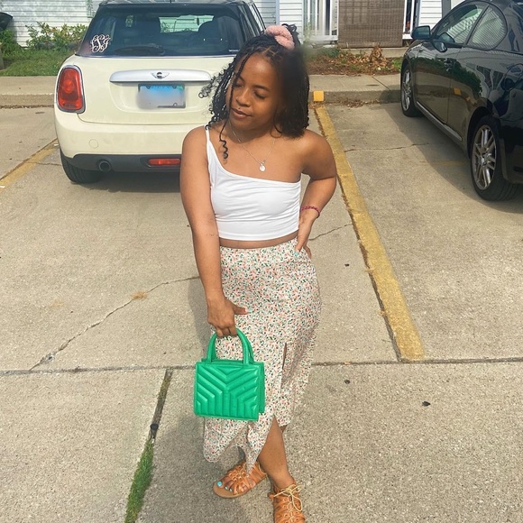 Profile Picture of Shayla Scruggs (@janaejoyy) on Poshmark