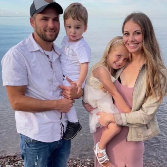 Profile Picture of Casey Adamavich (@caseyadamavich) on Poshmark