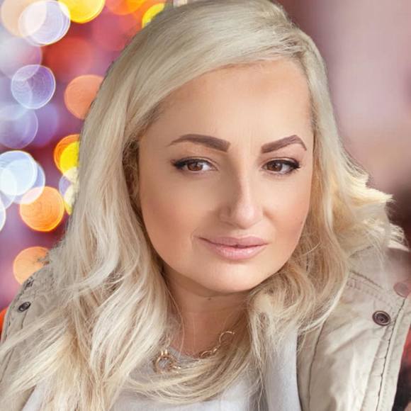 Profile Picture of Eneida Kuqi (@kuqienoida) on Poshmark