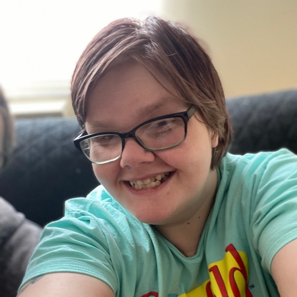 Profile Picture of Heidi Mackey (@heidi_mackey) on Poshmark