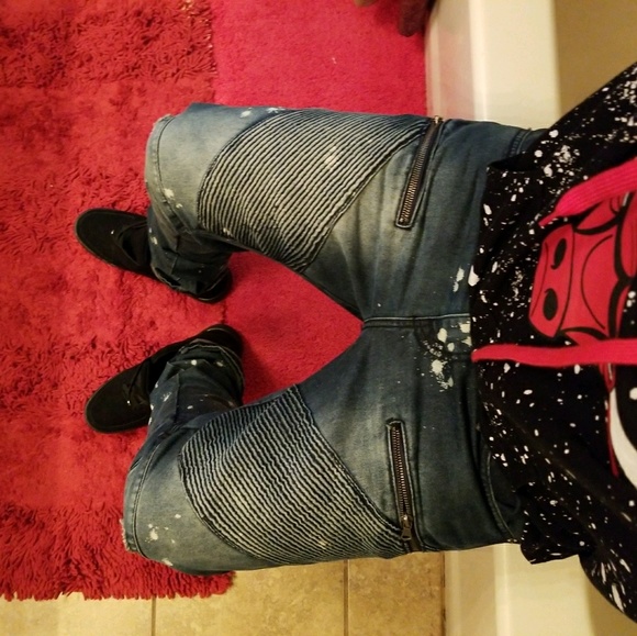Profile Picture of Joshua Malone (@joshuarm1994) on Poshmark