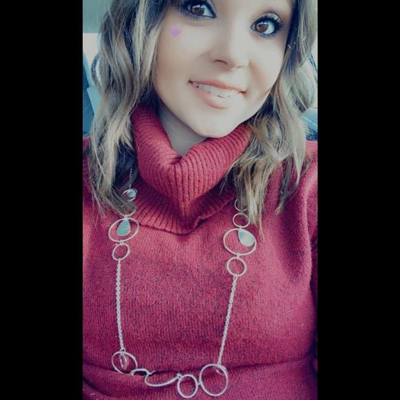 Profile Picture of Brittney Tuttle (@bmtuttle) on Poshmark