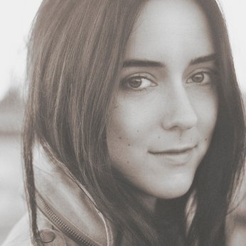 Profile Picture of Alexandra Gibbs (@alexandradgibbs) on Twitter