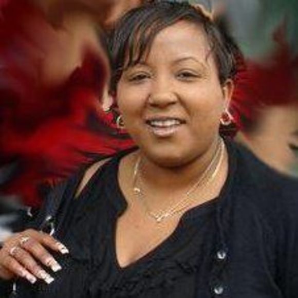 Profile Picture of Carlene Ellis (@ceellis3) on Poshmark