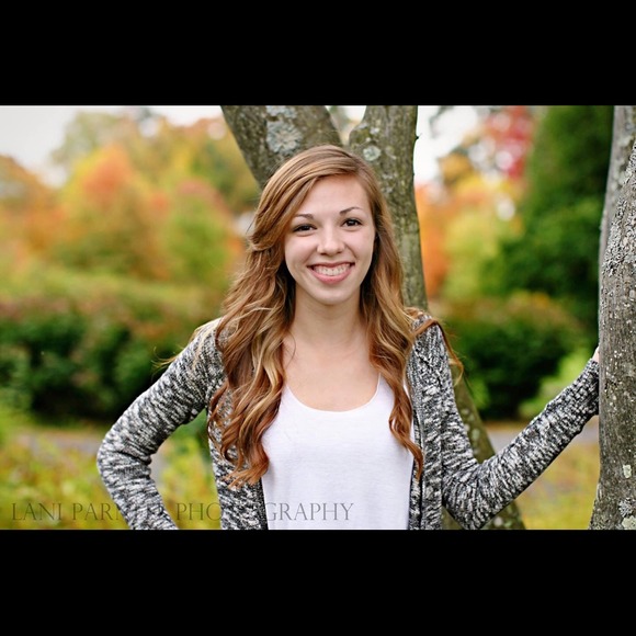 Profile Picture of Abbi Czerwiec (@abbijune) on Poshmark
